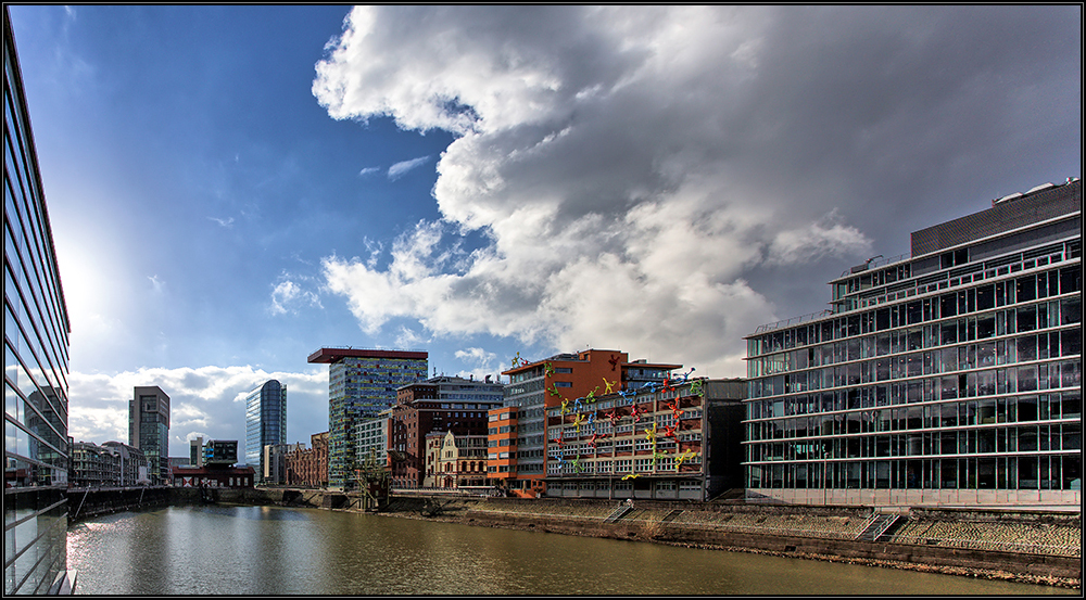 Düsseldorf Medienhafen - Zollhafen Becken