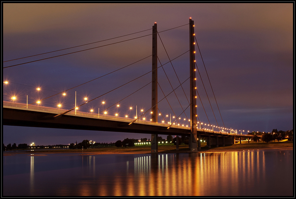 Kniebrücke Düsseldorf