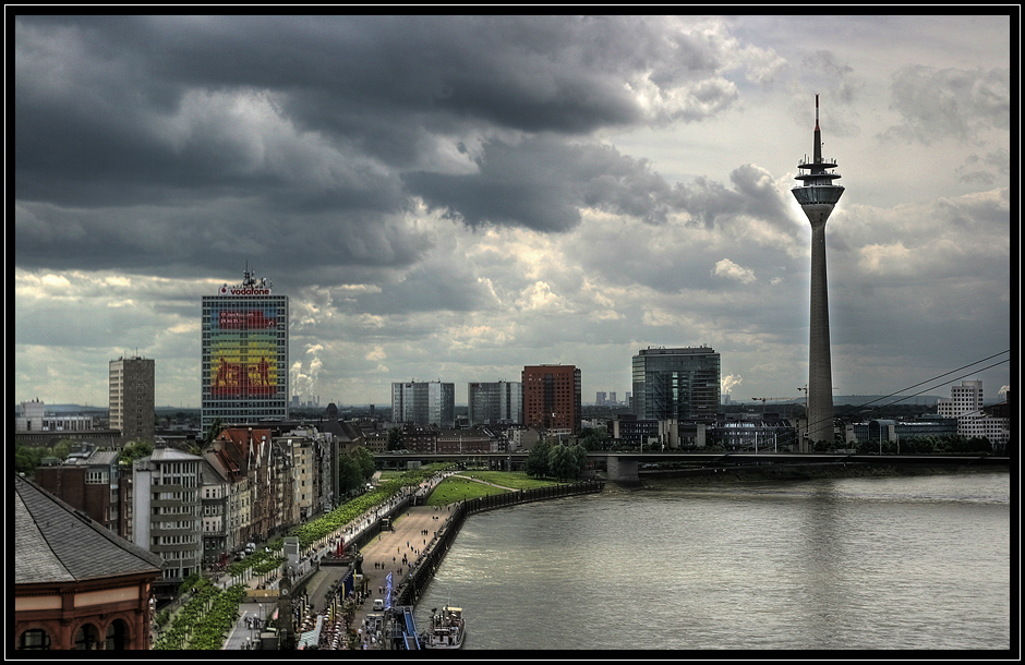 Die Düsseldorfer Rheinpromenade