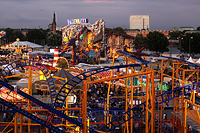 Rheinkirmes auf den Oberkasseler Rheinwiesen in Düsseldorf